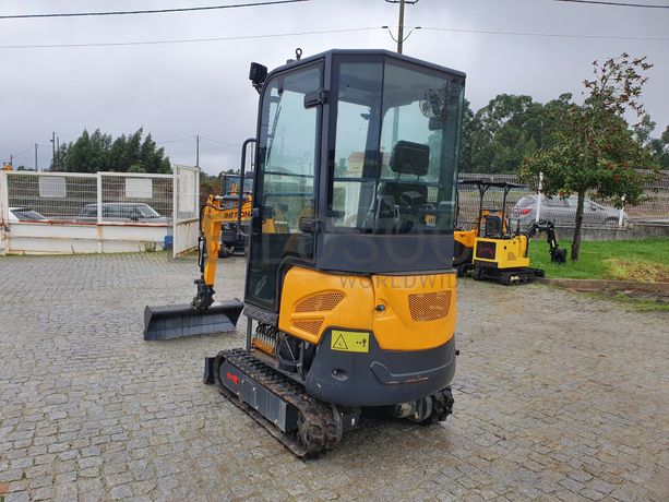 Mini Giratória Infront YFE16 · Ano 2022