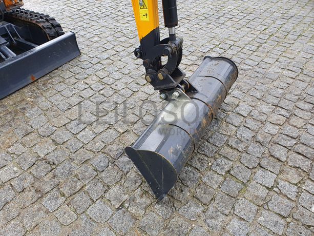 Mini Giratória Infront YFE16 · Ano 2022