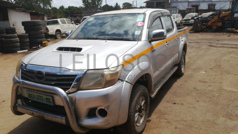 Toyota Hilux · Ano 2013