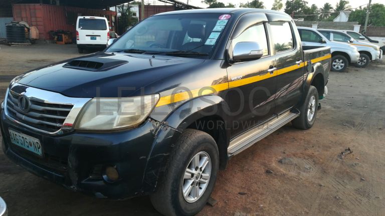 Toyota Hilux · Ano 2013