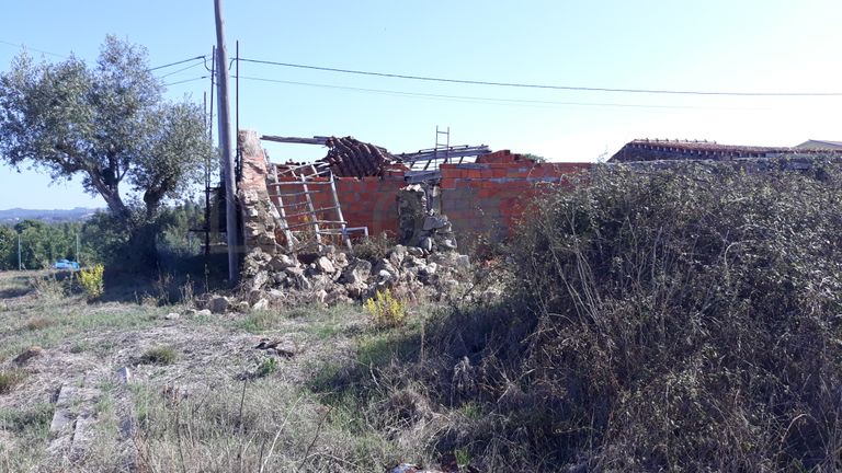 Moradia (Ruínas) + Terreno · Tomar