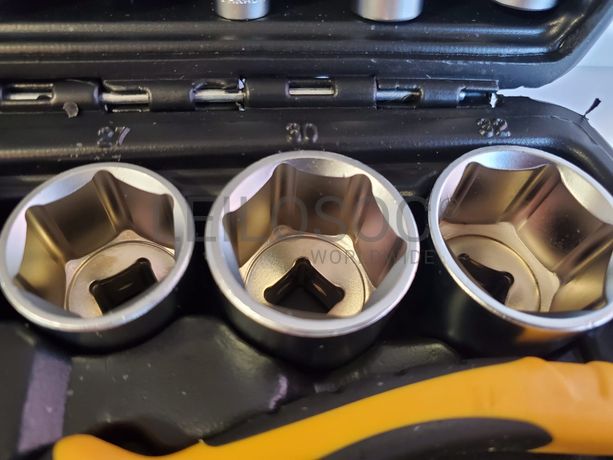 Caixa Ferramentas com Ferramentas