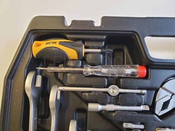 Caixa Ferramentas com Ferramentas