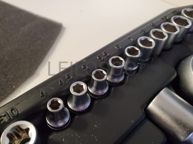 Caixa Ferramentas com Ferramentas