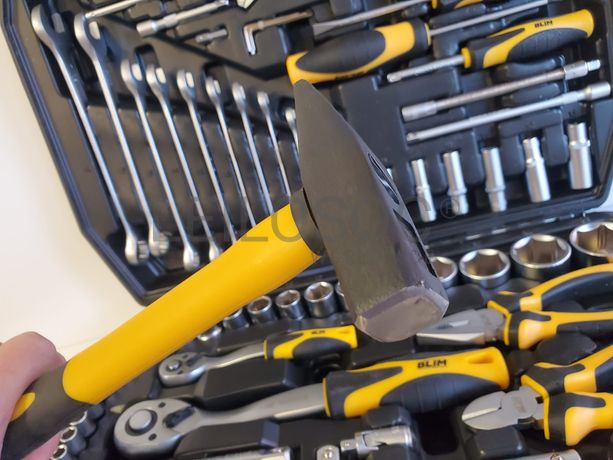 Caixa Ferramentas com Ferramentas