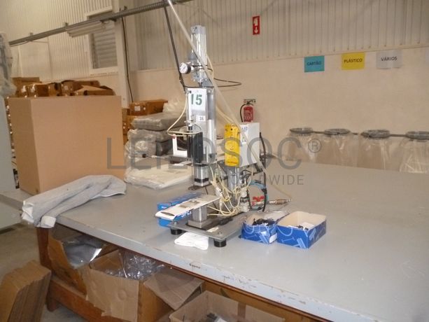 Máquina pregar pino/cabide