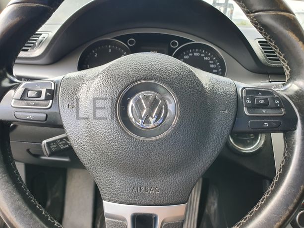 Volkswagen Passat · Ano 2011
