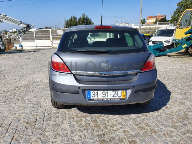 Opel Astra · Ano 2005