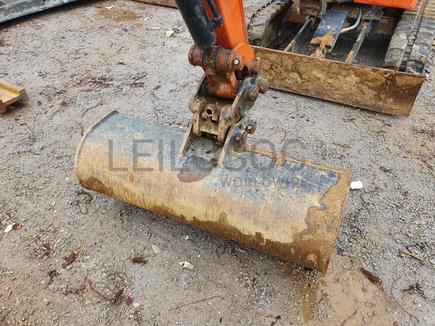 Mini Giratória Rastos Hitachi · Ano 2022