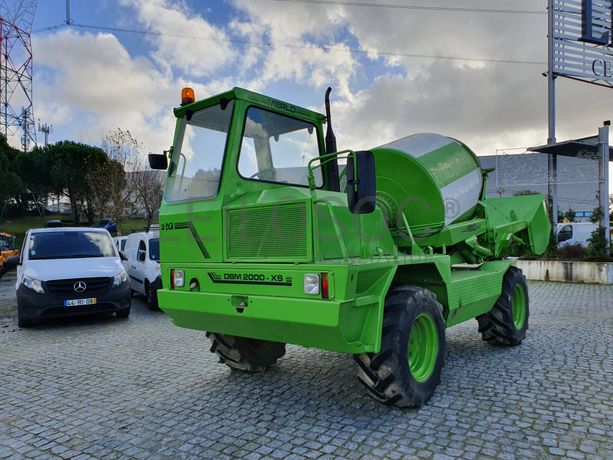 Autobetoneira Merlo DBM 2000