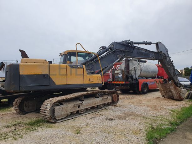 Escavadora Volvo EC2200