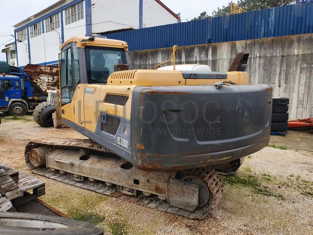 Escavadora Volvo EC2200