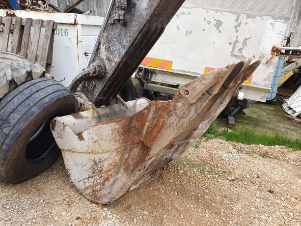 Escavadora Volvo EC2200