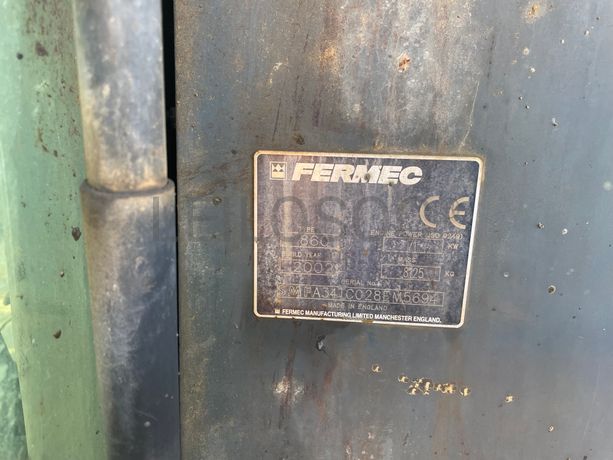 Retroescavadora Fermec 860
