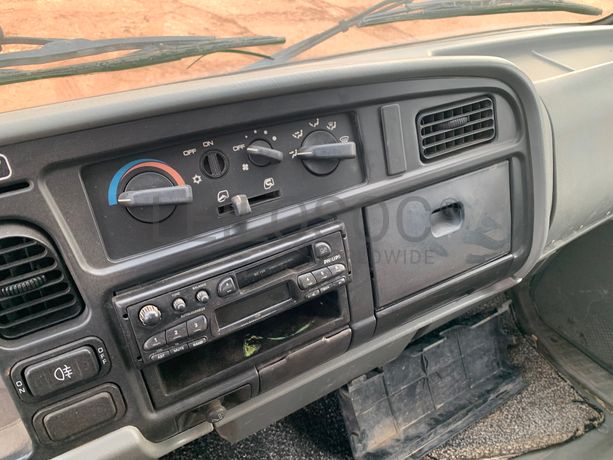 Mitsubishi Canter · Ano 2001