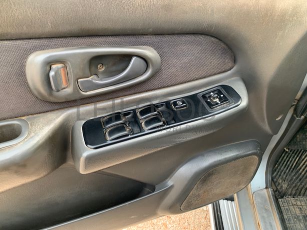 Mitsubishi L200 · Ano 2001