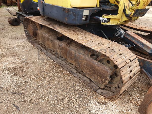 Giratória Yanmar SV100