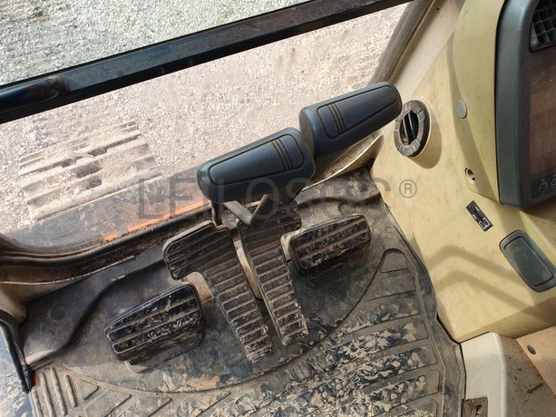 Giratória Daewoo Solar 225NLC-V