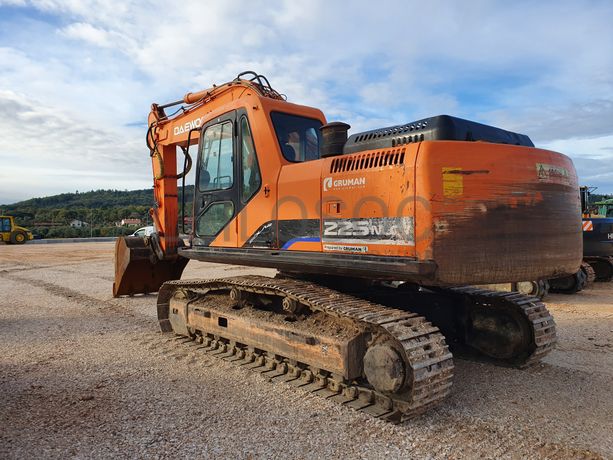 Giratória Daewoo Solar 225NLC-V