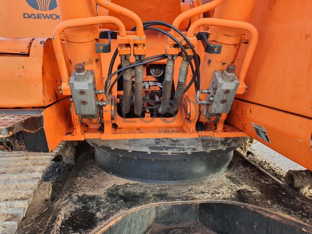 Giratória Daewoo Solar 225NLC-V