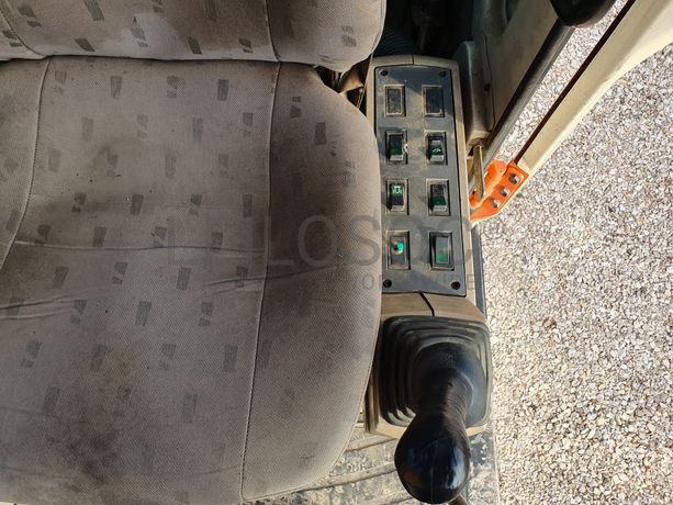 Giratória Daewoo Solar 225NLC-V