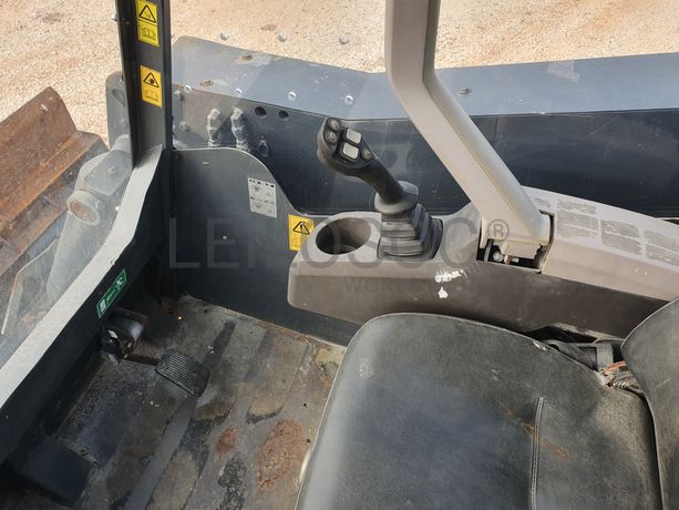 Mini Pá Carregadora Volvo MC 115C