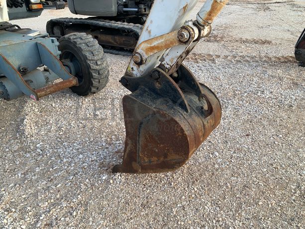 Giratória Yanmar B50W