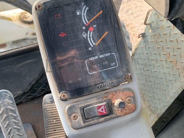 Giratória Yanmar B50W