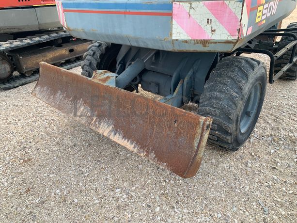 Giratória Yanmar B50W