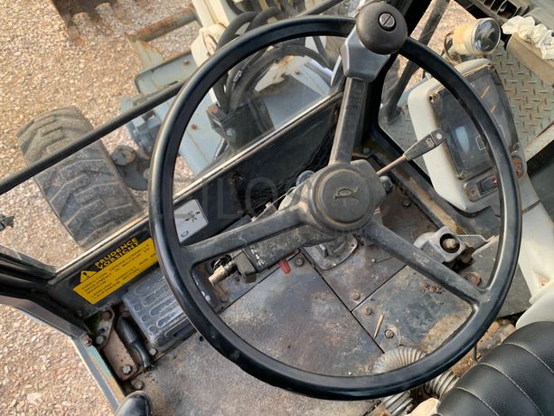 Giratória Yanmar B50W