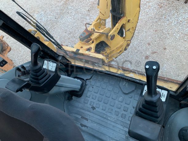 Retroescavadora Komatsu, modelo WB 93R-5