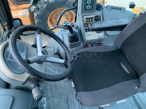 Retroescavadora Komatsu, modelo WB 93R-5