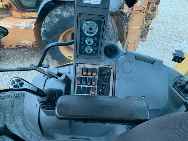 Retroescavadora Komatsu, modelo WB 93R-5