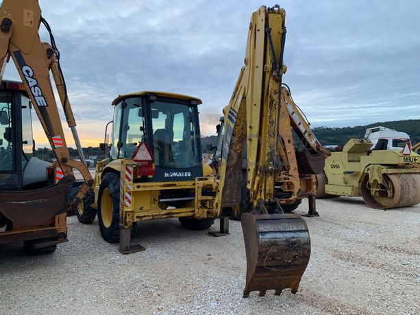 Retroescavadora Komatsu, modelo WB 93R-5