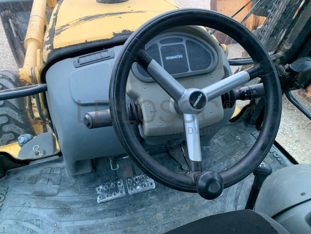 Retroescavadora Komatsu, modelo WB 93R-5