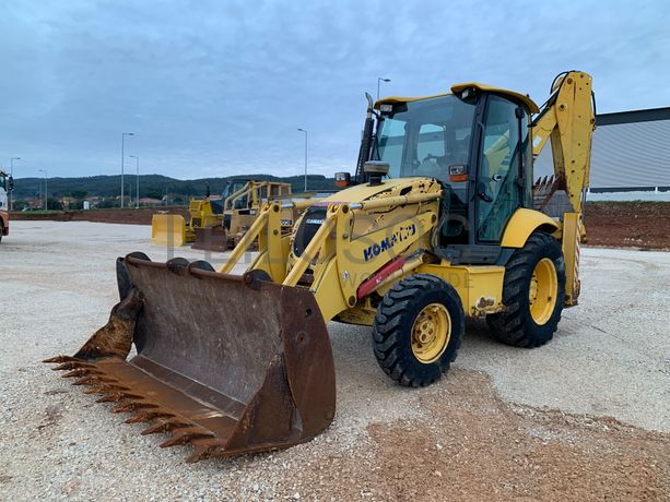 Retroescavadora Komatsu, modelo WB 93R-5