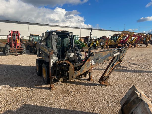 Mini Pá Carregadora New Holland LS180 B