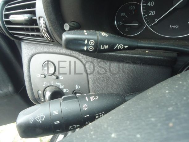 Mercedes-Benz C220 CDI · Ano 2004