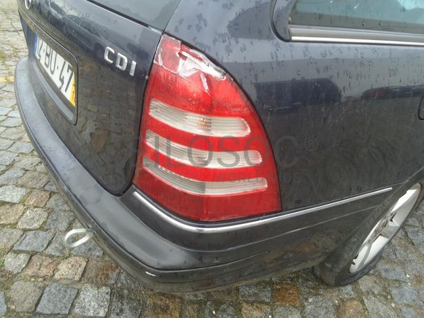 Mercedes-Benz C220 CDI · Ano 2004