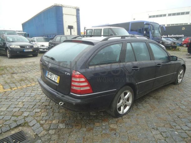 Mercedes-Benz C220 CDI · Ano 2004