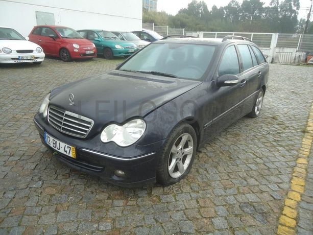 Mercedes-Benz C220 CDI · Ano 2004