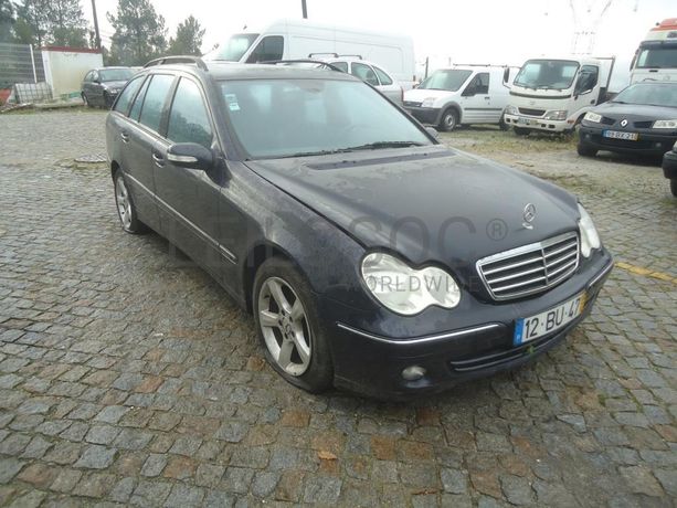 Mercedes-Benz C220 CDI · Ano 2004