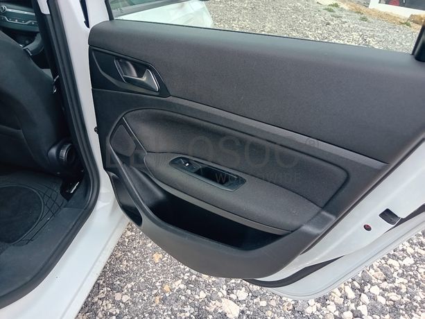 Peugeot 308 · Ano 2018