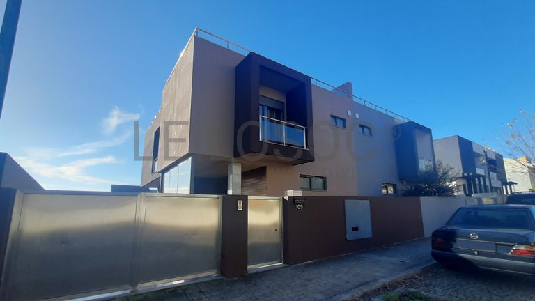 Proporção de 1/2 de Moradia V4 · Valongo