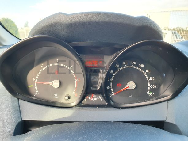 Ford Fiesta · Ano 2010 87-JJ-79