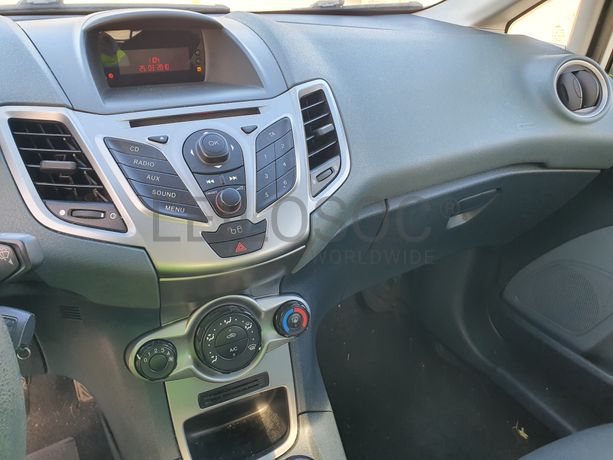 Ford Fiesta · Ano 2010 87-JJ-79