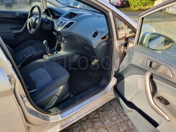 Ford Fiesta · Ano 2010 87-JJ-79