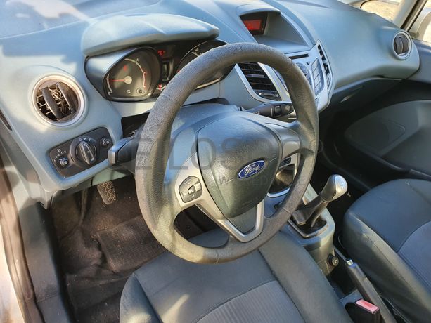 Ford Fiesta · Ano 2010 87-JJ-79