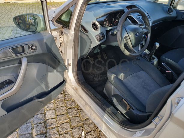 Ford Fiesta · Ano 2010 87-JJ-79