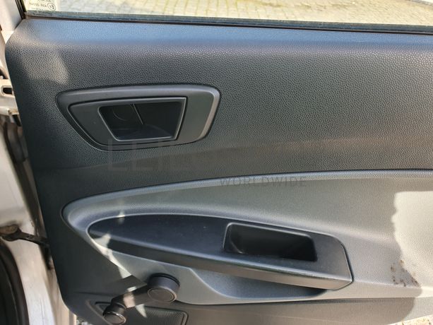 Ford Fiesta · Ano 2010 87-JJ-79